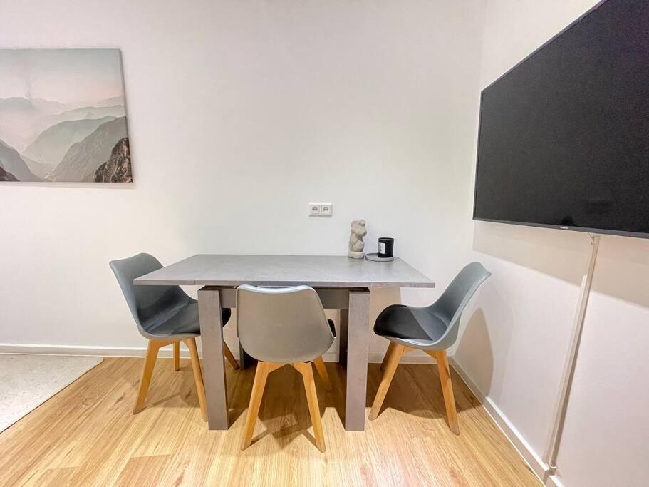 70Qm - 3 Rooms - Free Parking - City - Mallibase Apartments Hannover Exterior photo